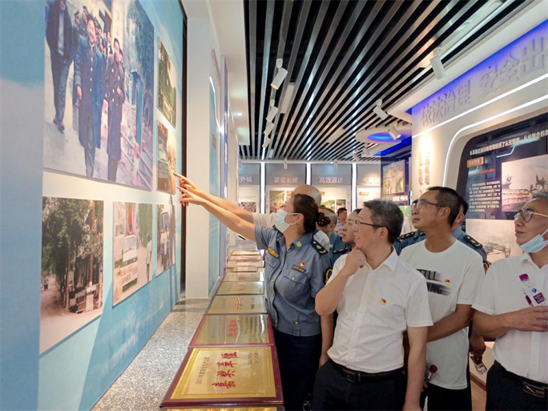 “喜迎二十大 永远跟党走”主题教育活动在乐通路桥圆满落幕-综合部-7 (2)